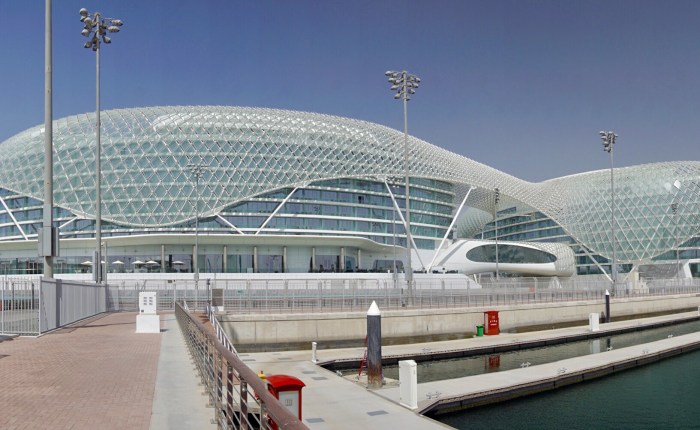 Tag 10 – Abu Dhabi: Zu Besuch beim Vizekönig